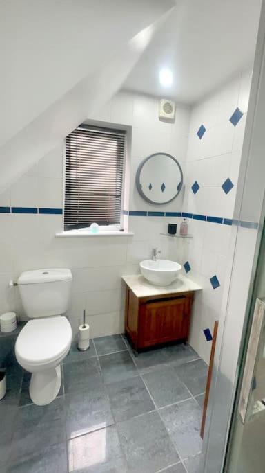 Amazing Location - City Of London- 2 Bedroom Stunning Canal View House With Private Garden,Parking & Balcony Luaran gambar