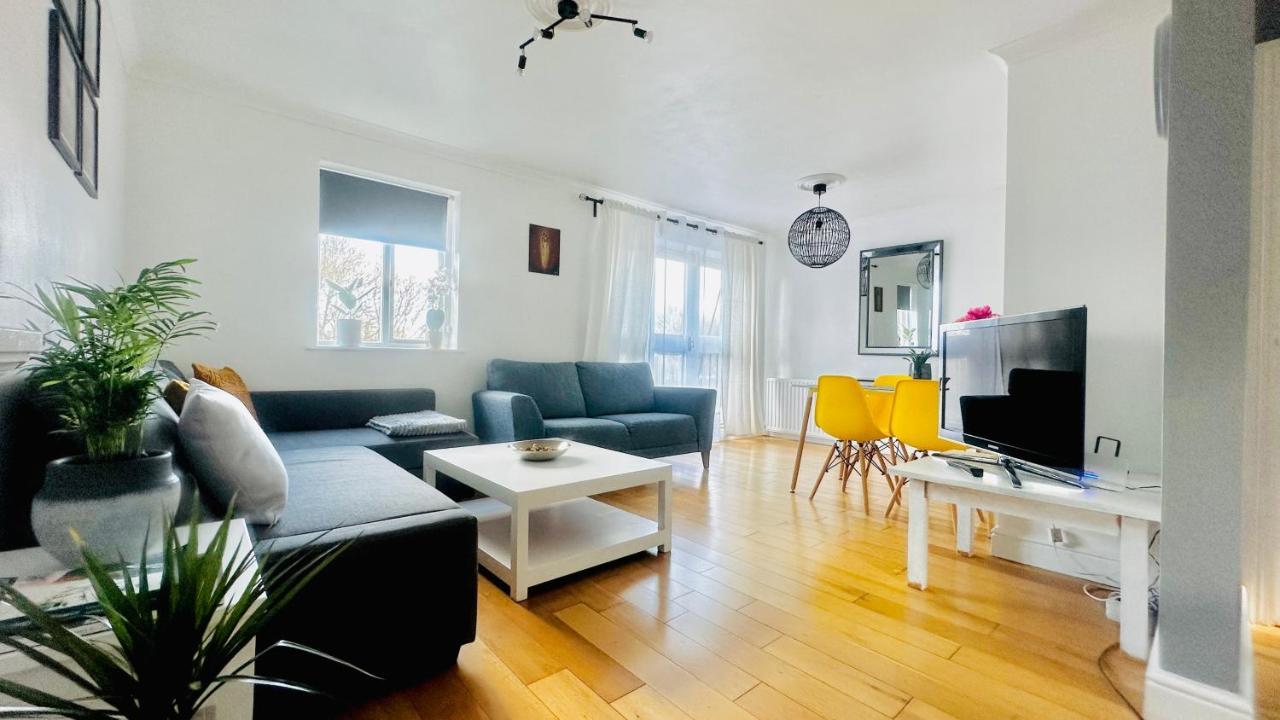 Amazing Location - City Of London- 2 Bedroom Stunning Canal View House With Private Garden,Parking & Balcony Luaran gambar