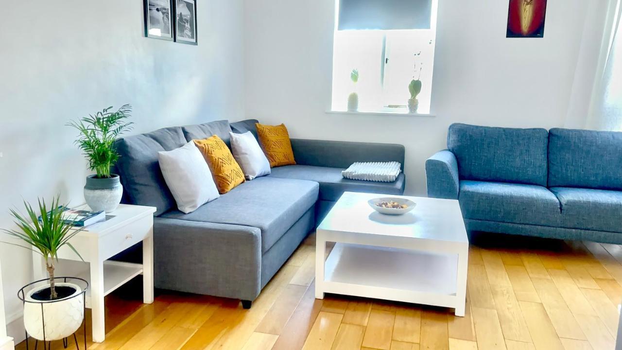 Amazing Location - City Of London- 2 Bedroom Stunning Canal View House With Private Garden,Parking & Balcony Luaran gambar