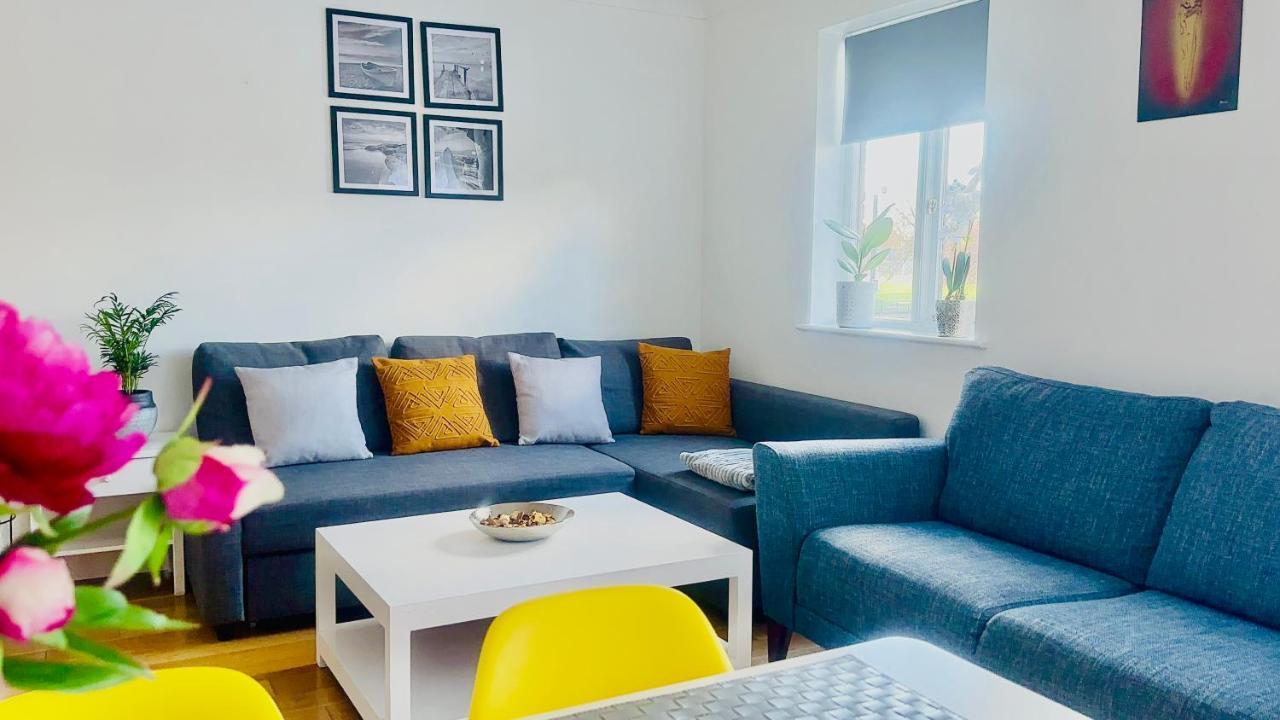 Amazing Location - City Of London- 2 Bedroom Stunning Canal View House With Private Garden,Parking & Balcony Luaran gambar