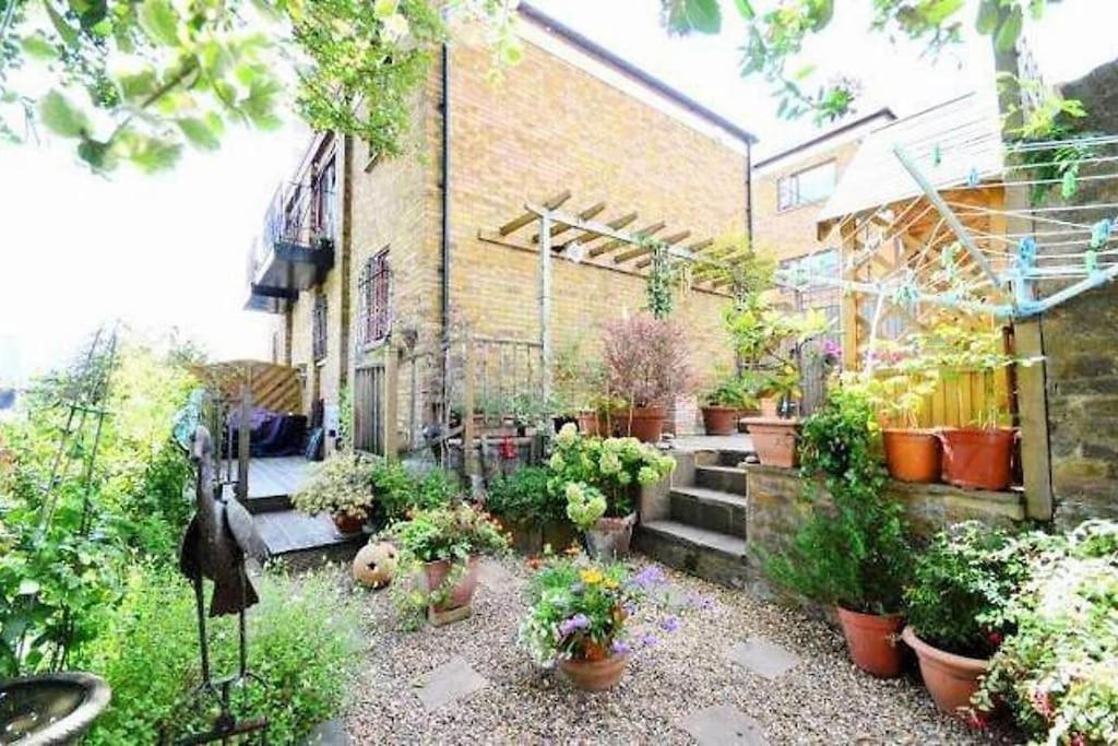 Amazing Location - City Of London- 2 Bedroom Stunning Canal View House With Private Garden,Parking & Balcony Luaran gambar