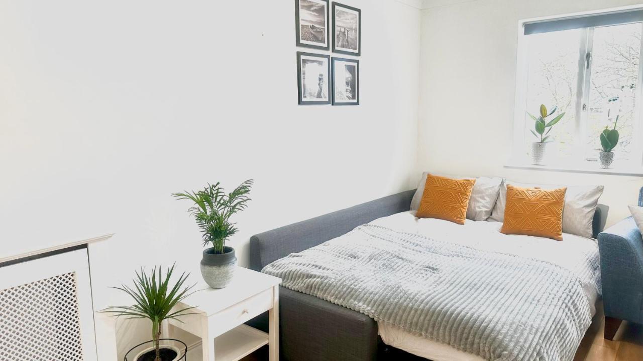 Amazing Location - City Of London- 2 Bedroom Stunning Canal View House With Private Garden,Parking & Balcony Luaran gambar