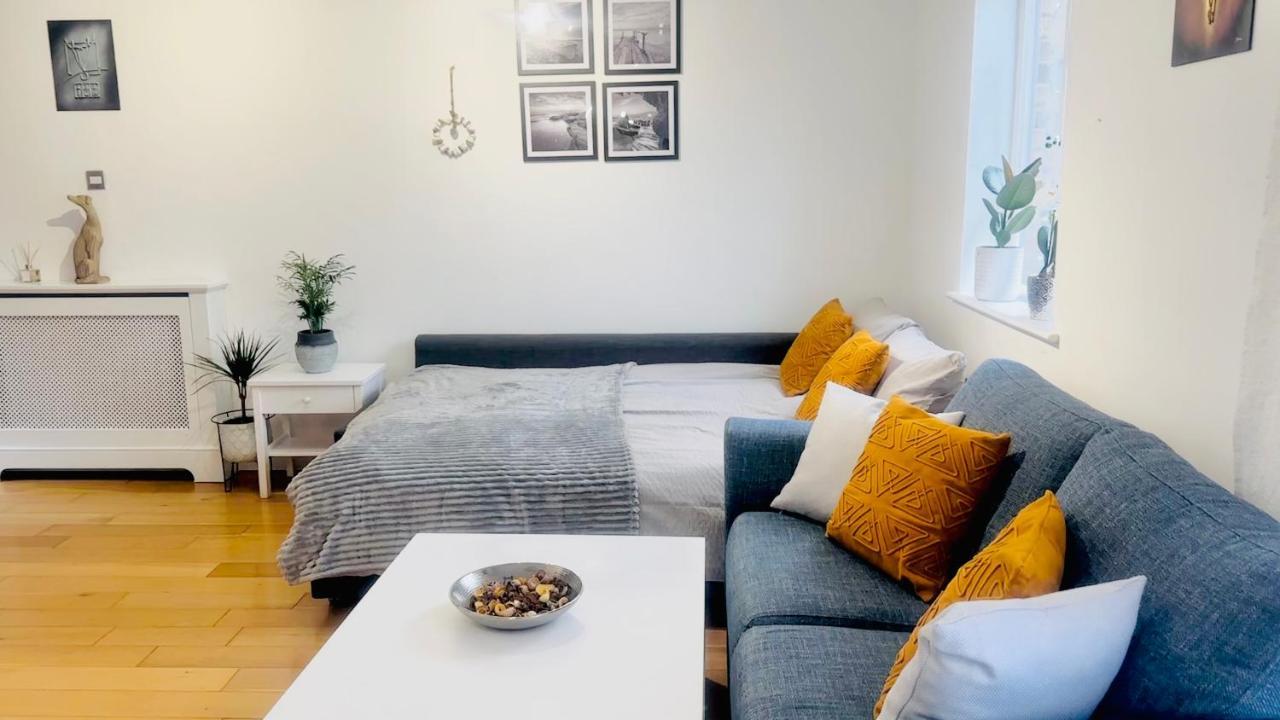 Amazing Location - City Of London- 2 Bedroom Stunning Canal View House With Private Garden,Parking & Balcony Luaran gambar