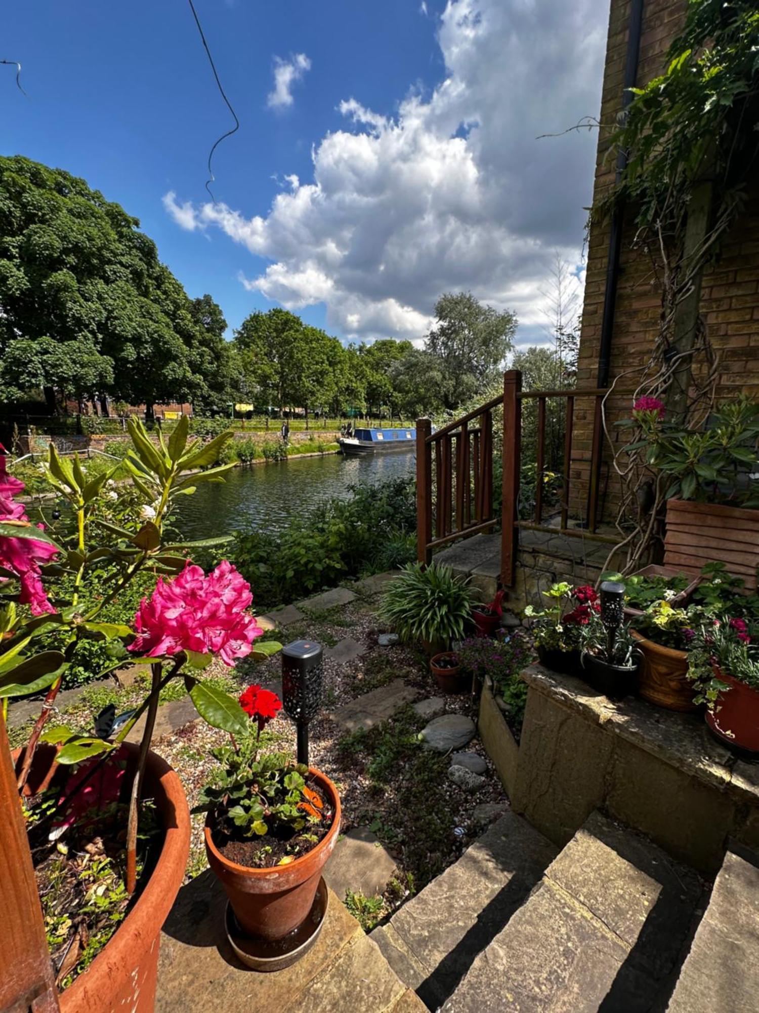 Amazing Location - City Of London- 2 Bedroom Stunning Canal View House With Private Garden,Parking & Balcony Luaran gambar