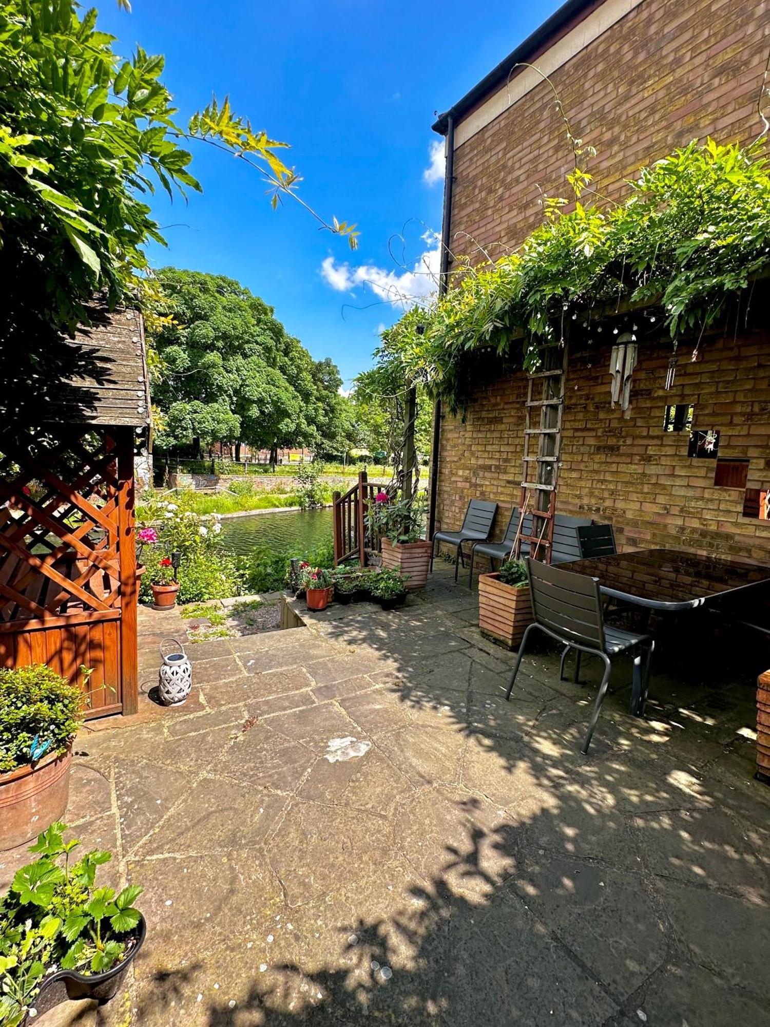 Amazing Location - City Of London- 2 Bedroom Stunning Canal View House With Private Garden,Parking & Balcony Luaran gambar